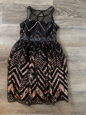 Nickie Lew SZ 14 Girls' Black & Gold Sequin Party Dress. Great condition